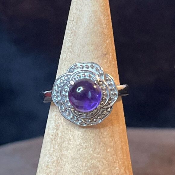 African Amethyst Floral Pure Stainless Steel Ring Size 6
NWT - Picture 6 of 11